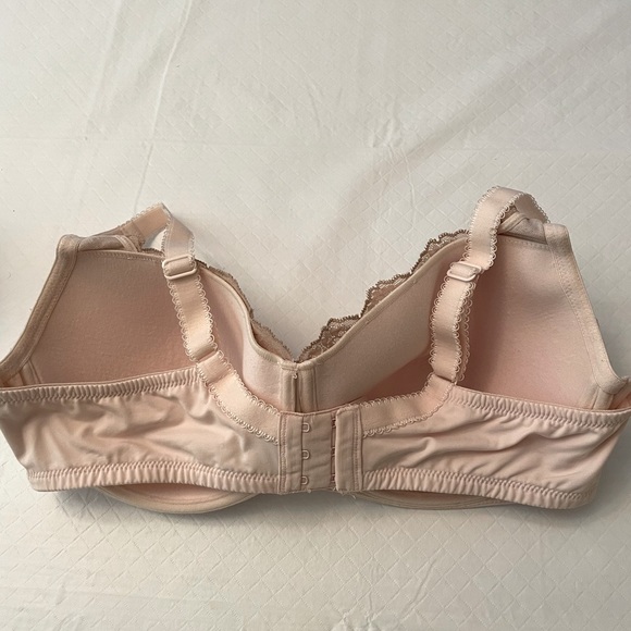 Le Mystere Dream Tisha Lace Full busted Bra size 40C in a cream colour. - Picture 2 of 7